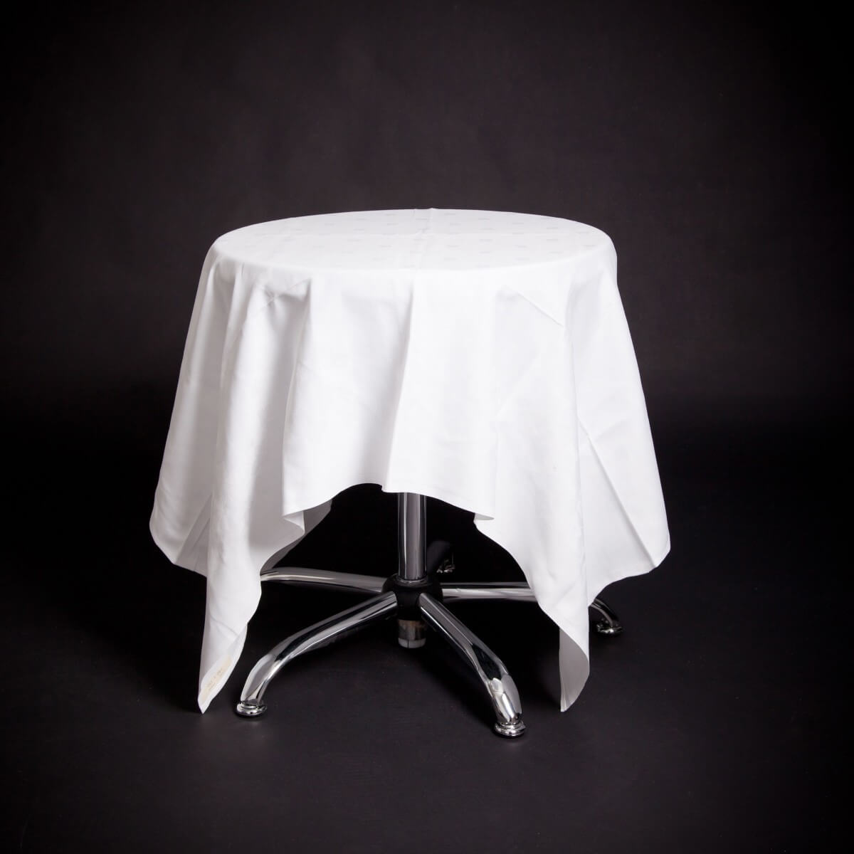 NY_Cafebord_plast_med_duk-2